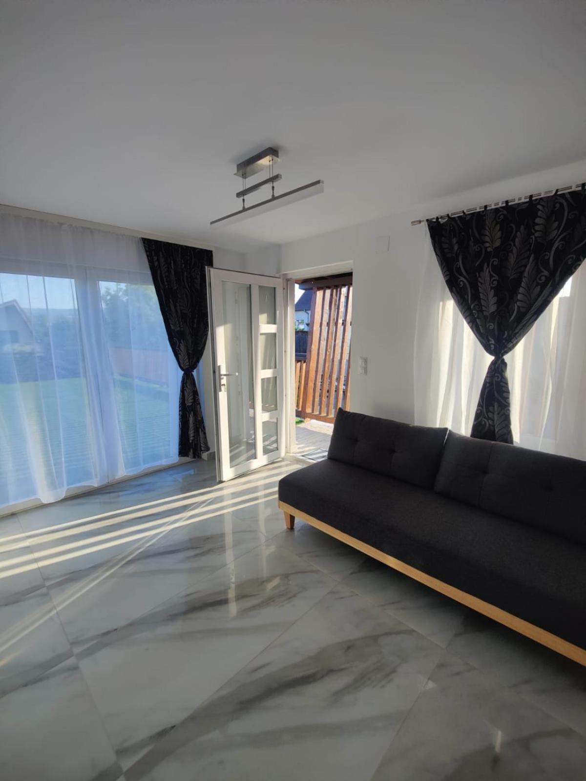 Luxus Cluj Airport Apartments מראה חיצוני תמונה