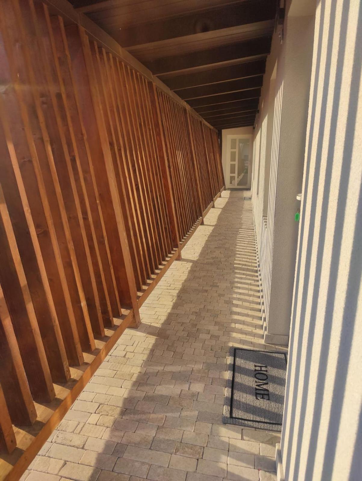 Luxus Cluj Airport Apartments מראה חיצוני תמונה
