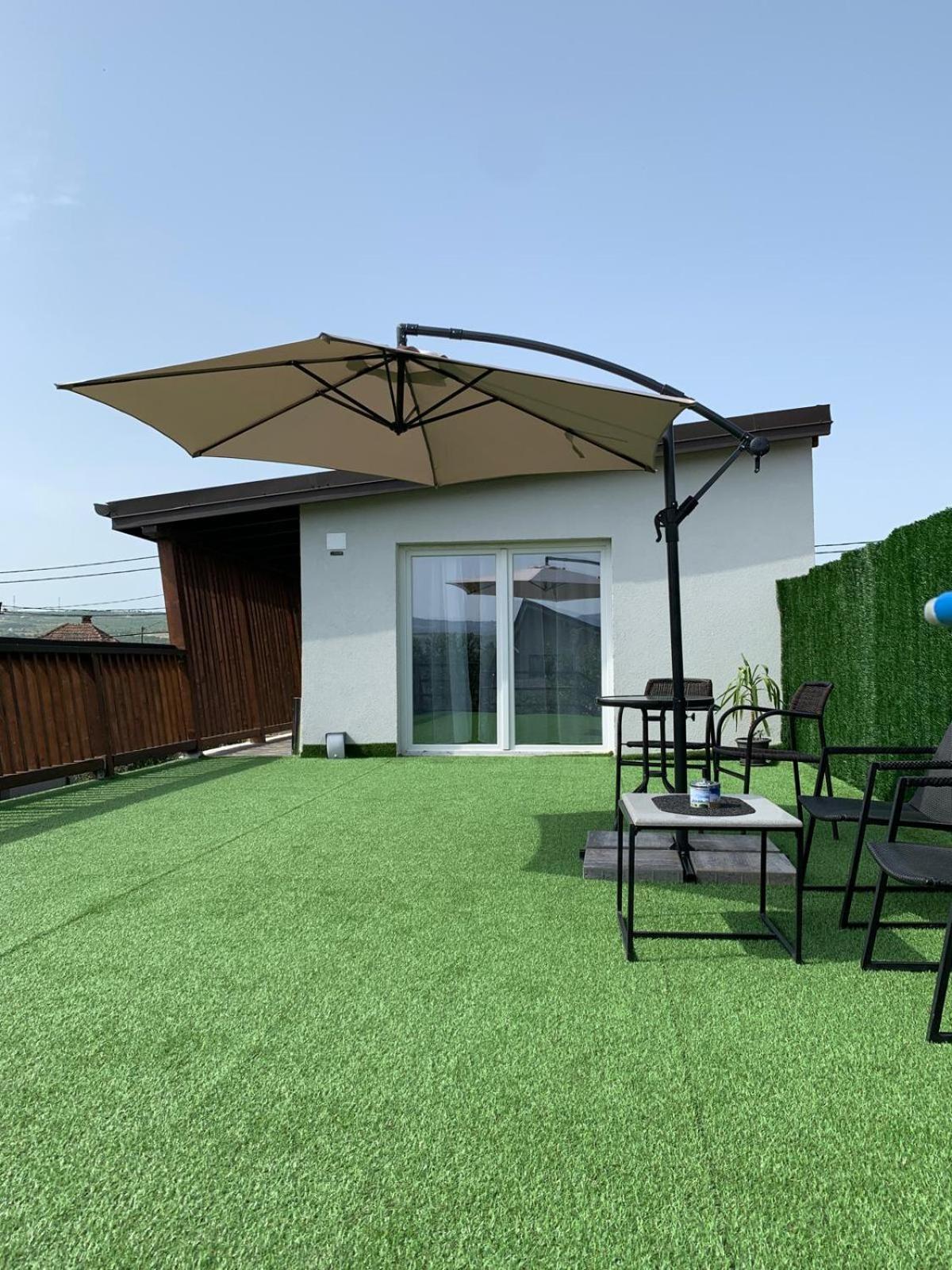 Luxus Cluj Airport Apartments מראה חיצוני תמונה