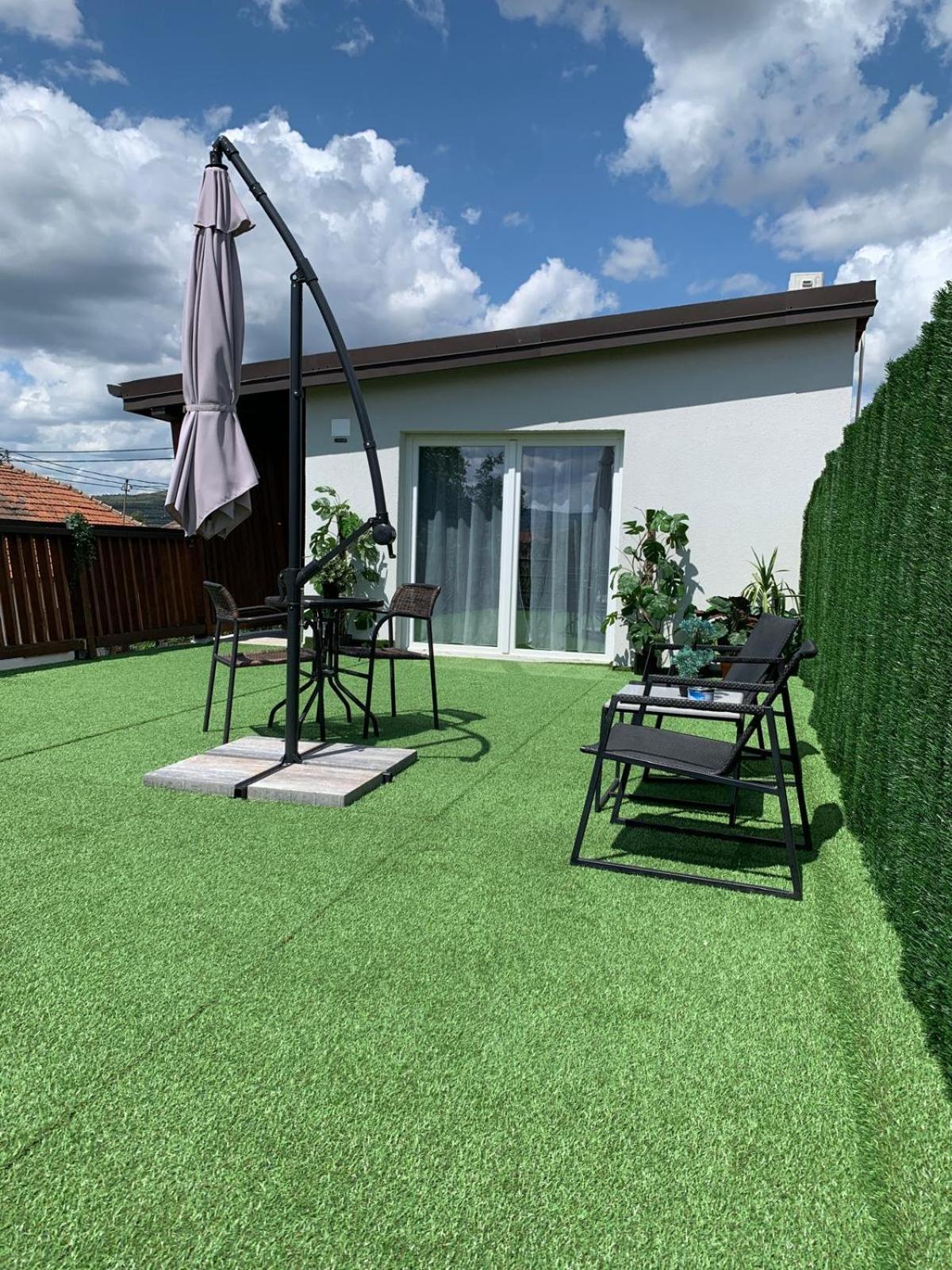 Luxus Cluj Airport Apartments מראה חיצוני תמונה