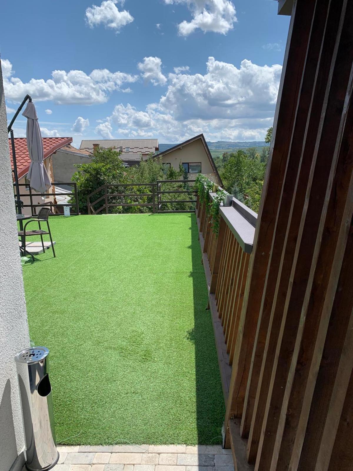 Luxus Cluj Airport Apartments מראה חיצוני תמונה