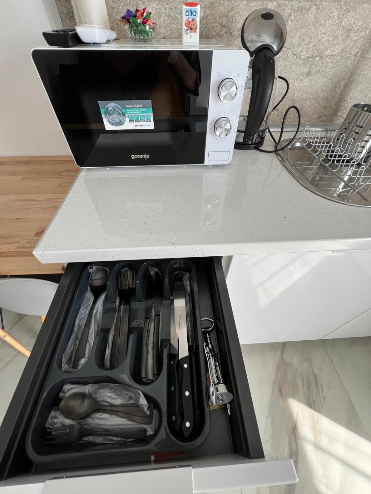 Luxus Cluj Airport Apartments מראה חיצוני תמונה