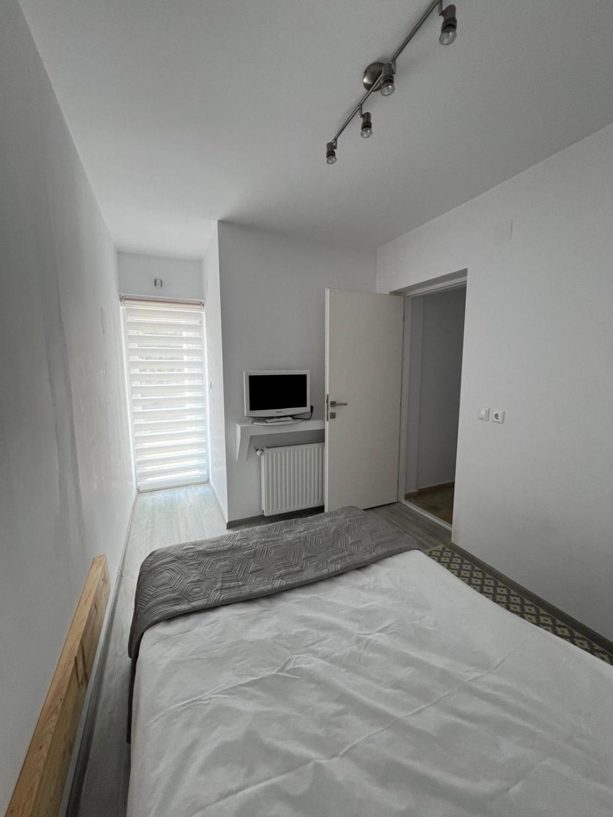 Luxus Cluj Airport Apartments מראה חיצוני תמונה