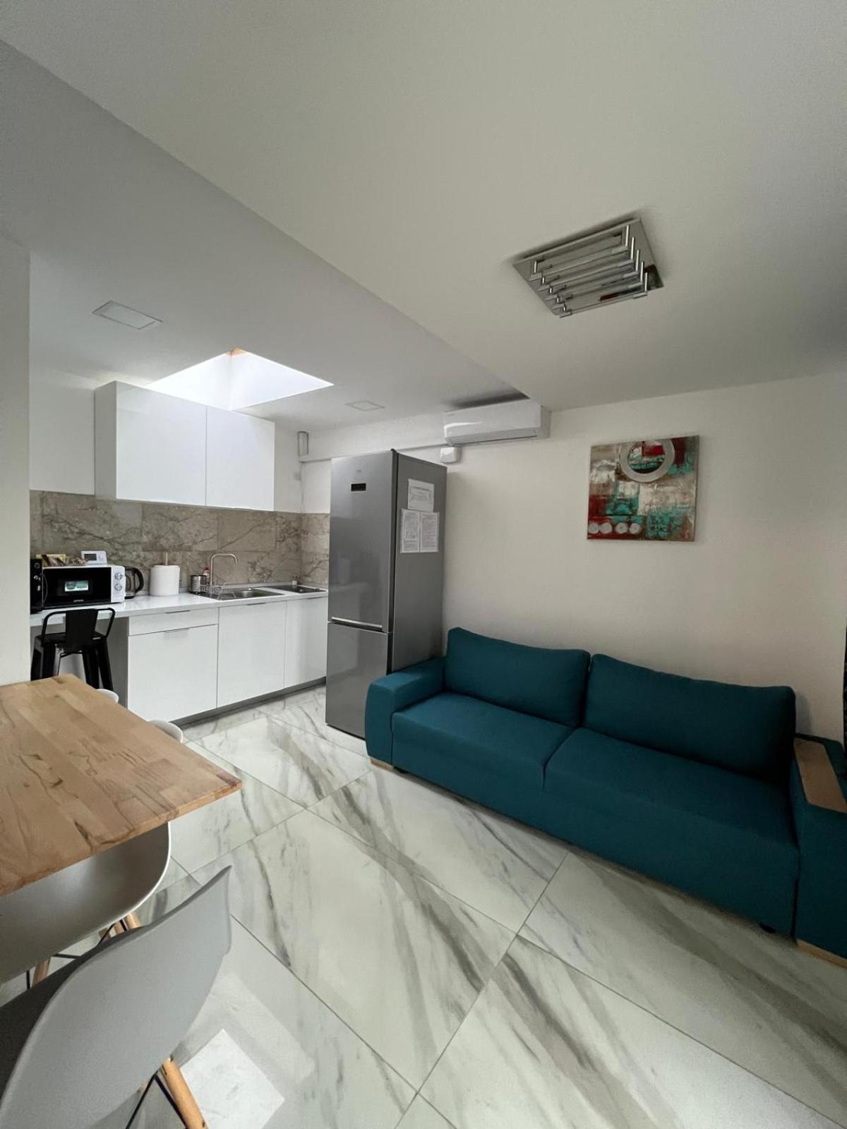 Luxus Cluj Airport Apartments מראה חיצוני תמונה