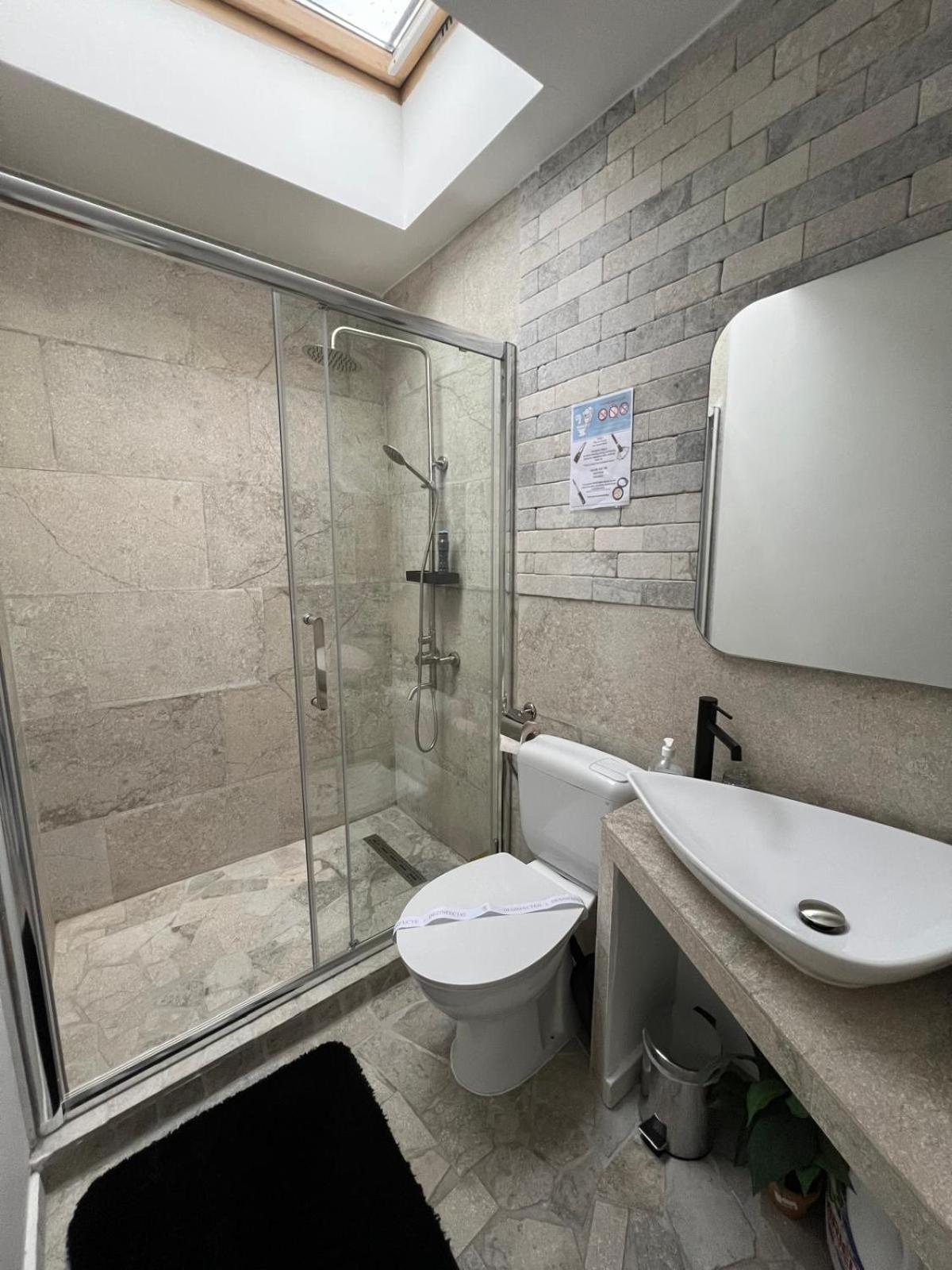 Luxus Cluj Airport Apartments מראה חיצוני תמונה