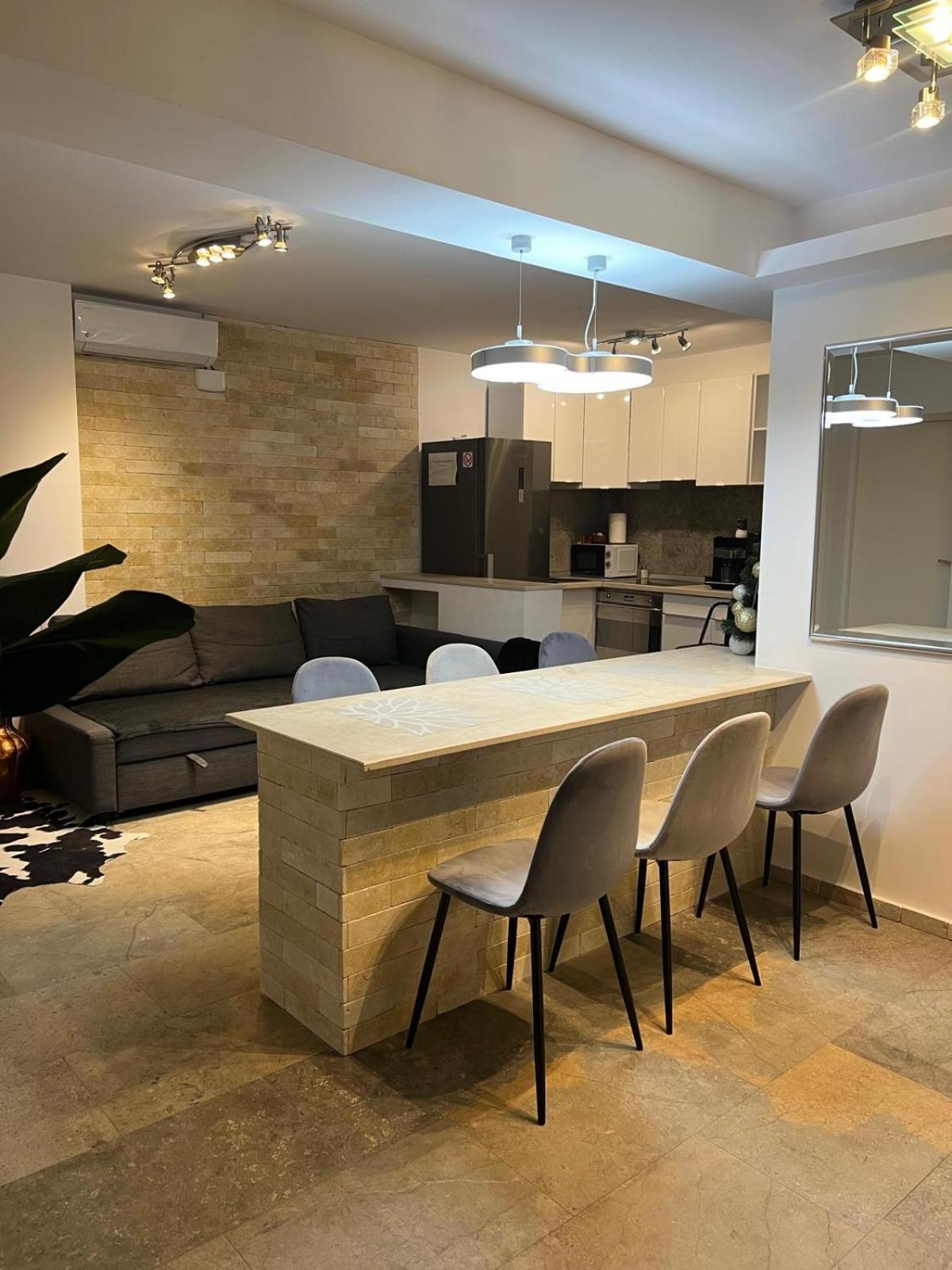 Luxus Cluj Airport Apartments מראה חיצוני תמונה