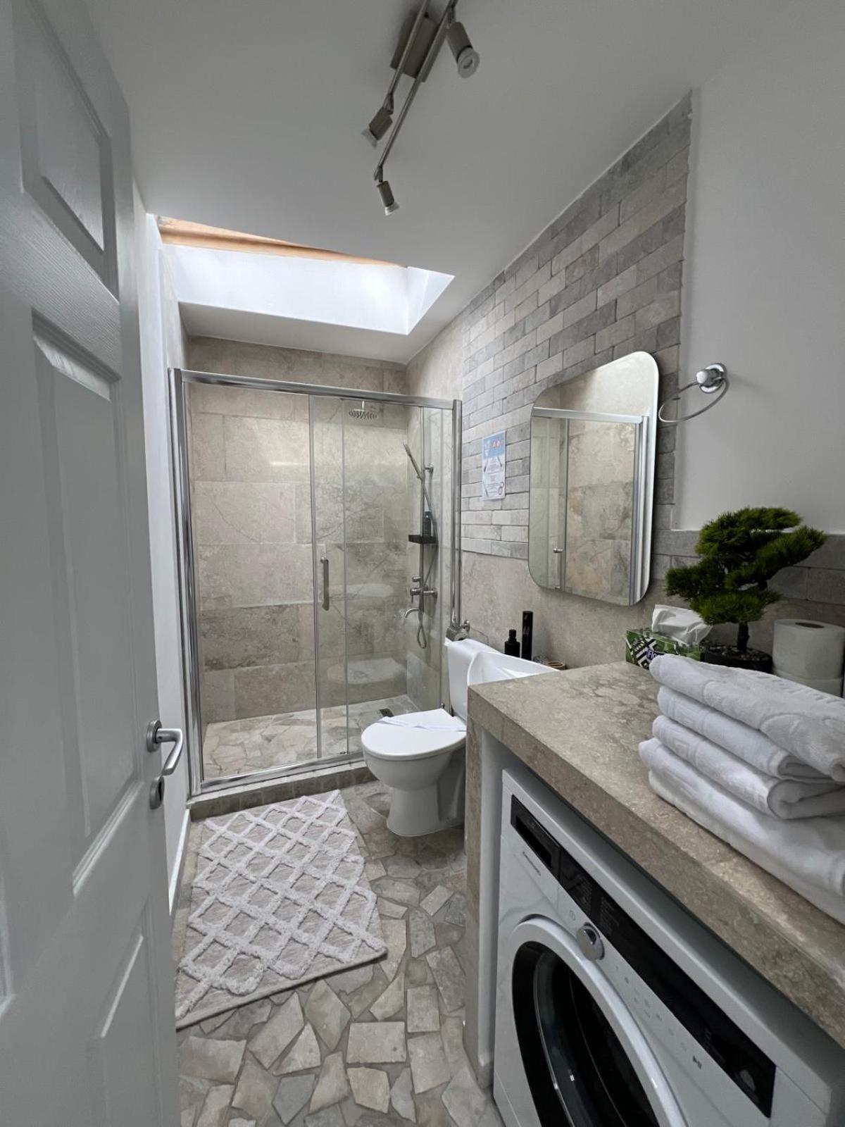 Luxus Cluj Airport Apartments מראה חיצוני תמונה